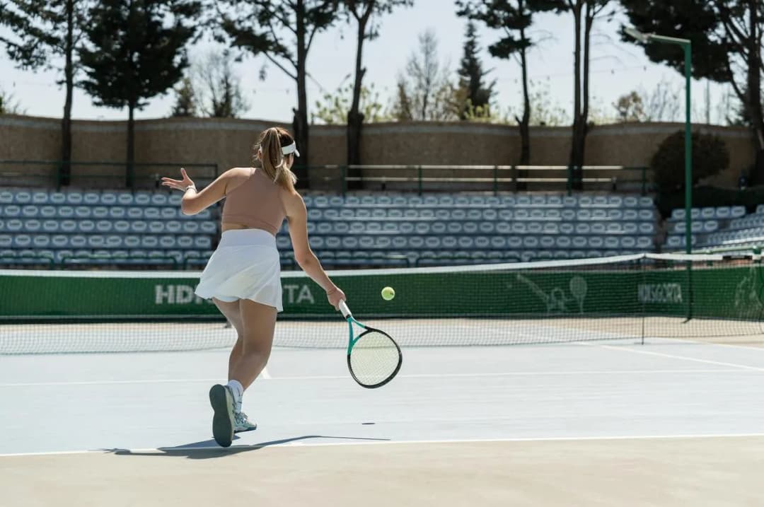 Ile setów w tenisie Roland Garros? Różnice między mężczyznami a kobietami