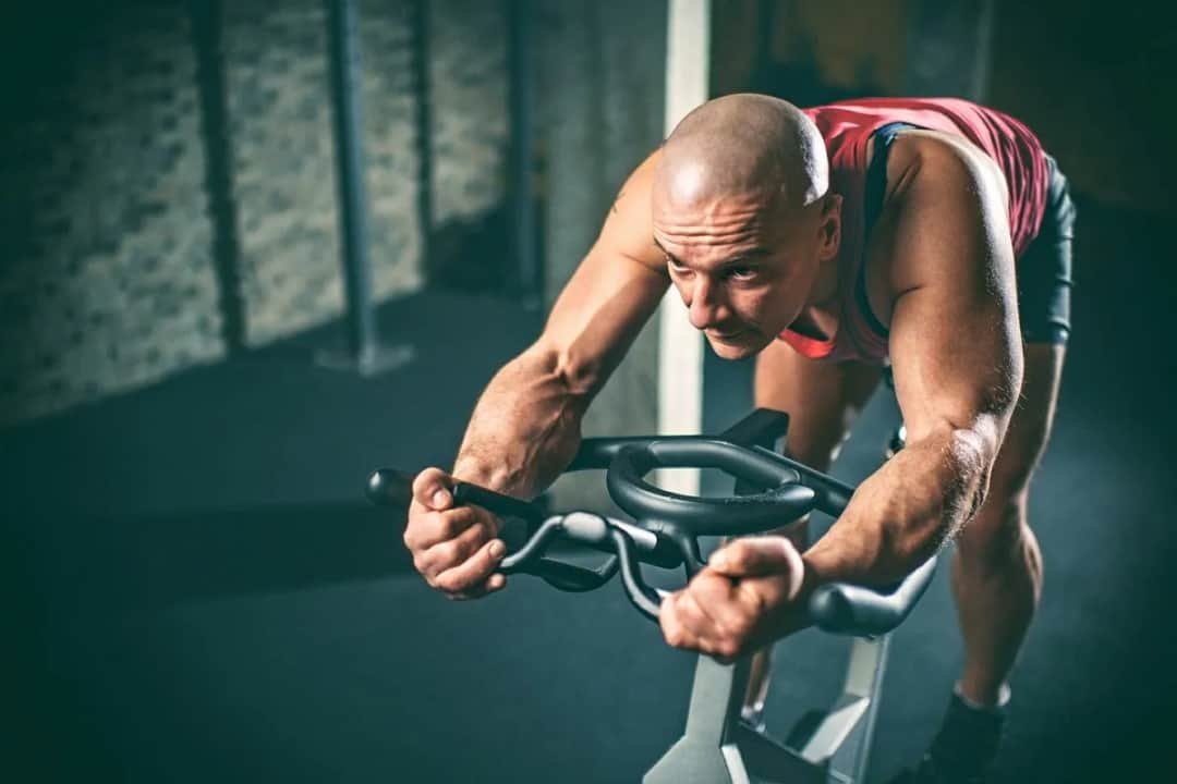 Co to jest trening interwałowy i jak może zmienić Twoją kondycję