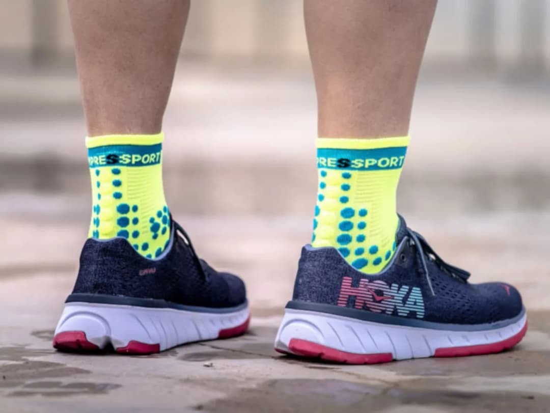 Jakie skarpety do biegania wybierać, aby uniknąć otarć i bólu?