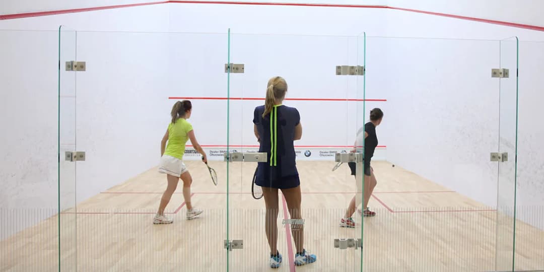 Najlepsze kluby squash w Poznaniu - graj, trenuj i baw się!